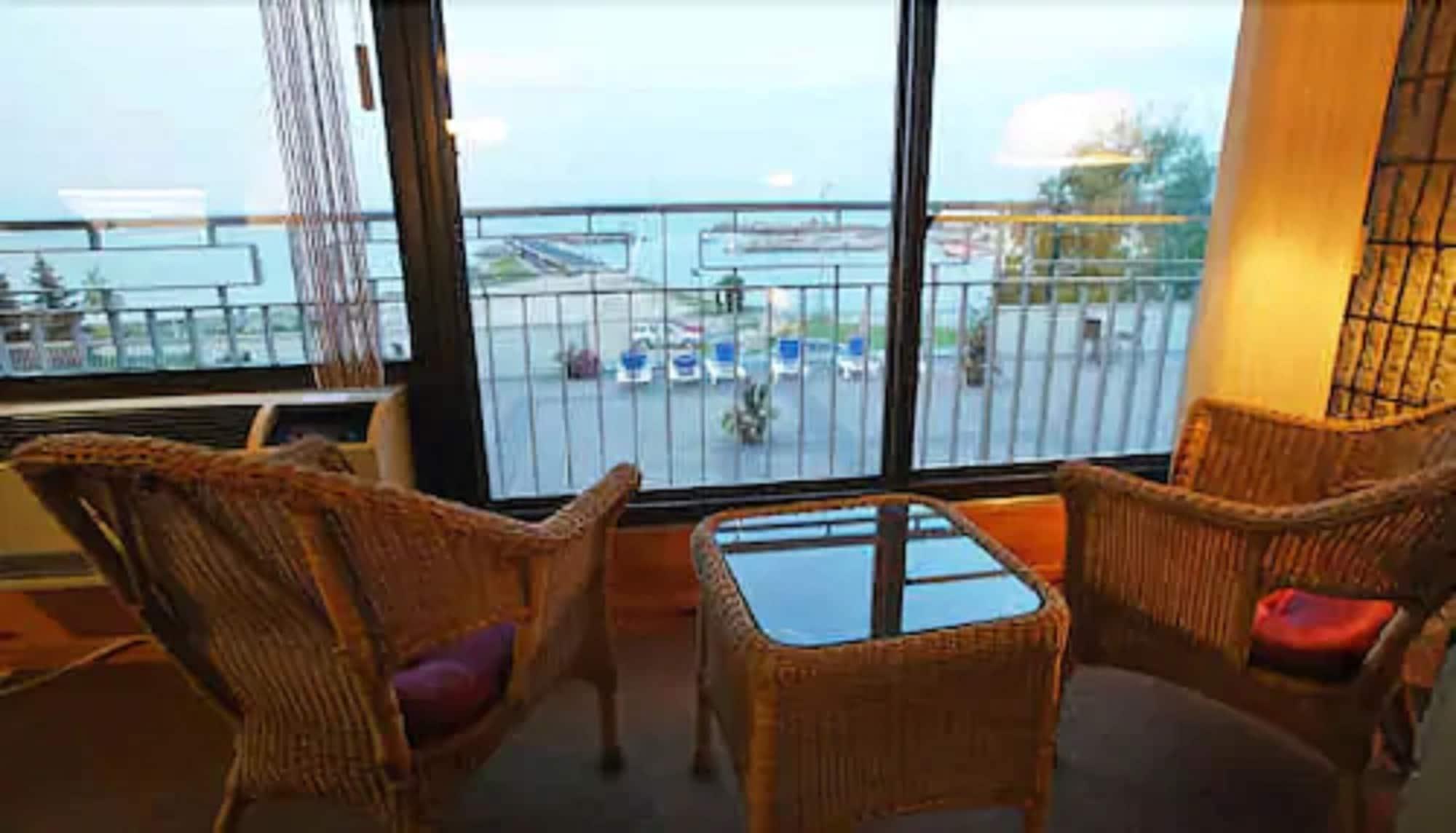 Royal Harbour Resort Thornbury Exterior photo